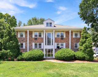 53 N Billerica Rd, Lowell, Massachusetts, 2 Bedrooms Bedrooms, 4 Rooms Rooms,1 BathroomBathrooms,Residential,For Sale,N Billerica Rd,73554227