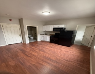 378 Center, Middleboro, Massachusetts, 1 Bedroom Bedrooms, 2 Rooms Rooms,1 BathroomBathrooms,Residential Lease,For Rent,Center,73554254