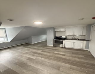 378 Center, Middleboro, Massachusetts, 2 Bedrooms Bedrooms, 4 Rooms Rooms,1 BathroomBathrooms,Residential Lease,For Rent,Center,73554256