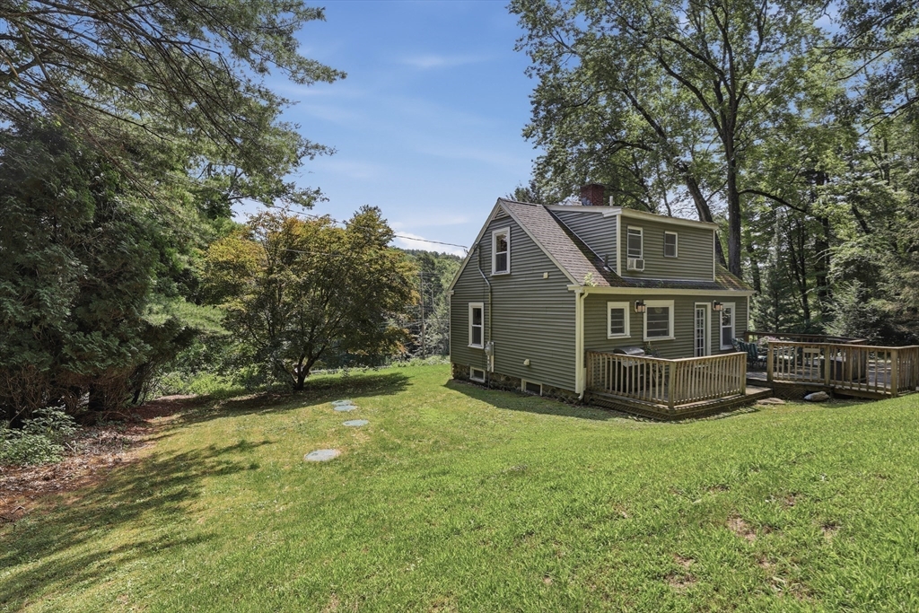 84 Southbridge Rd, Charlton, Massachusetts, 3 Bedrooms Bedrooms, 6 Rooms Rooms,1.5 BathroomsBathrooms,Residential,For Sale,Southbridge Rd,73554261
