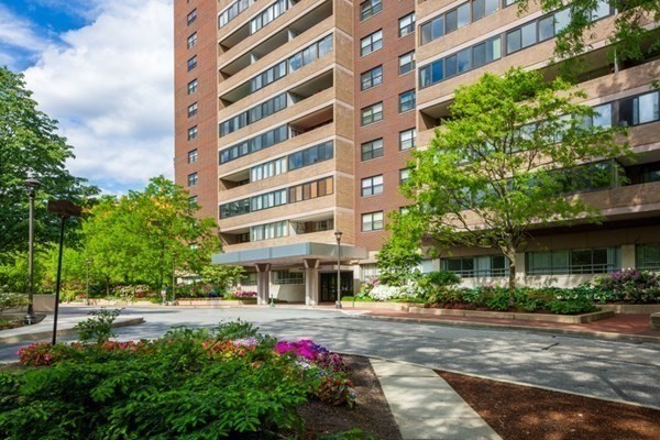 2 Hawthorne Place, Boston, Massachusetts, 1 Bedroom Bedrooms, 3 Rooms Rooms,1 BathroomBathrooms,Residential Lease,For Rent,Hawthorne Place,73554270