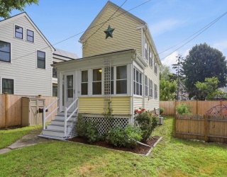 98 Grove St, Melrose, Massachusetts, 2 Bedrooms Bedrooms, 5 Rooms Rooms,1 BathroomBathrooms,Residential Lease,For Rent,Grove St,73554276