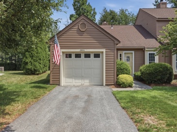 200 Ridgefield Circle, Clinton, Massachusetts, 2 Bedrooms Bedrooms, 4 Rooms Rooms,1 BathroomBathrooms,Residential,For Sale,Ridgefield Circle,73554279
