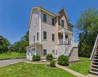 106 David St, Fall River, Massachusetts, 3 Bedrooms Bedrooms, 6 Rooms Rooms,3 BathroomsBathrooms,Residential,For Sale,David St,73554273
