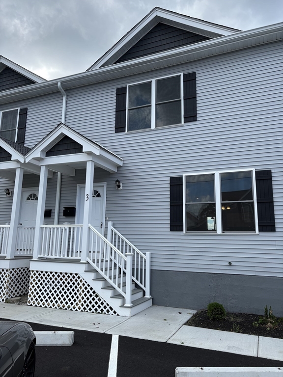 184 Avenue C, Woonsocket, Rhode Island, 3 Bedrooms Bedrooms, 6 Rooms Rooms,2.5 BathroomsBathrooms,Residential,For Sale,Avenue C,73554280