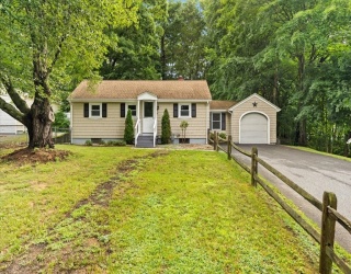 66 Davis Street, Taunton, Massachusetts, 2 Bedrooms Bedrooms, 4 Rooms Rooms,1 BathroomBathrooms,Residential,For Sale,Davis Street,73554297