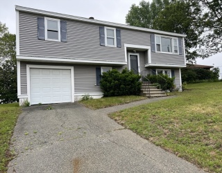 11 Skyview Lane, Woburn, Massachusetts, 3 Bedrooms Bedrooms, 6 Rooms Rooms,1.5 BathroomsBathrooms,Residential,For Sale,Skyview Lane,73554299