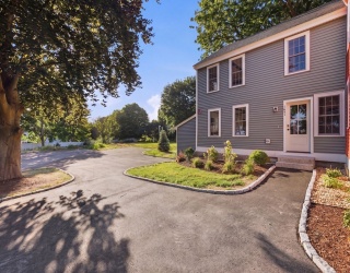 164 Main St, Westford, Massachusetts, 2 Bedrooms Bedrooms, 9 Rooms Rooms,2.5 BathroomsBathrooms,Residential,For Sale,Main St,73554269