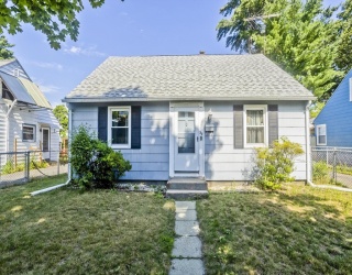 39 Seymour Ave, Springfield, Massachusetts, 4 Bedrooms Bedrooms, 6 Rooms Rooms,1 BathroomBathrooms,Residential,For Sale,Seymour Ave,73554349