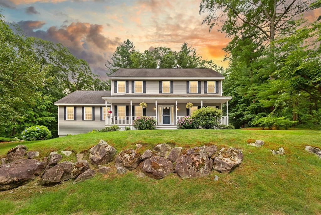 1 Third Street, North Reading, Massachusetts, 4 Bedrooms Bedrooms, 9 Rooms Rooms,2.5 BathroomsBathrooms,Residential,For Sale,Third Street,73554181