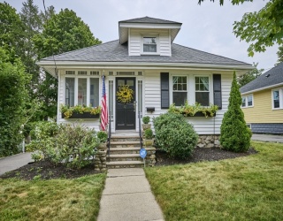 41 Lynde Ave, Melrose, Massachusetts, 2 Bedrooms Bedrooms, 5 Rooms Rooms,2 BathroomsBathrooms,Residential Lease,For Rent,Lynde Ave,73554401