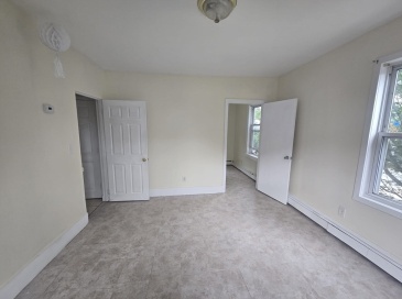 111 Brookline Street, Lynn, Massachusetts, 2 Bedrooms Bedrooms, 4 Rooms Rooms,1 BathroomBathrooms,Residential Lease,For Rent,Brookline Street,73554406