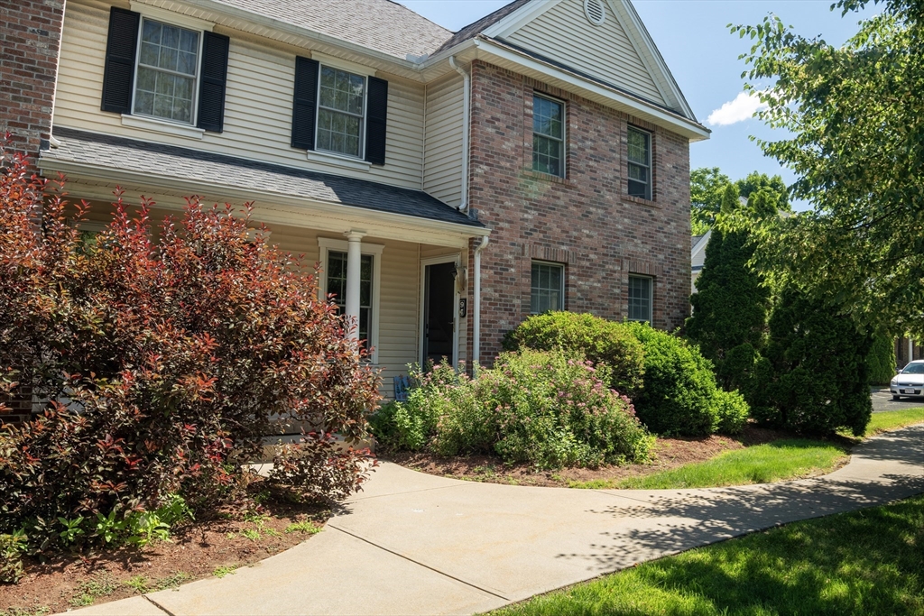 138 Main St, Westfield, Massachusetts, 2 Bedrooms Bedrooms, 5 Rooms Rooms,1.5 BathroomsBathrooms,Residential,For Sale,Main St,73539988