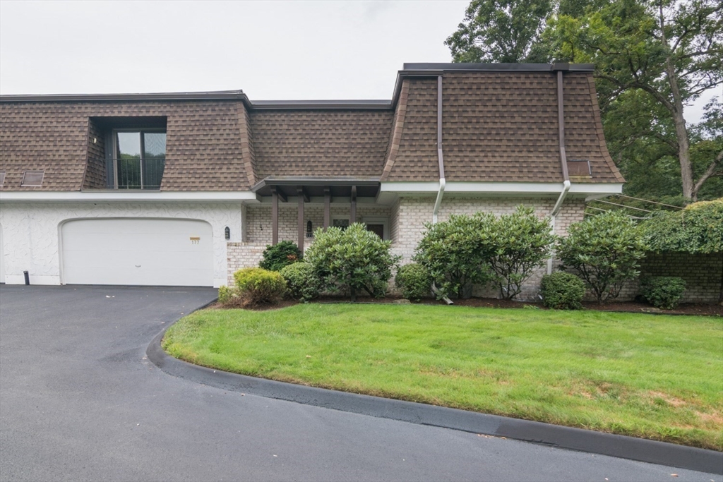 177 Porter Lake Dr, Springfield, Massachusetts, 3 Bedrooms Bedrooms, 5 Rooms Rooms,2.5 BathroomsBathrooms,Residential,For Sale,Porter Lake Dr,73554405