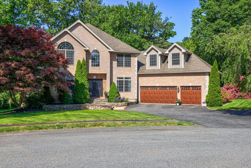 10 Strawberry Knoll Dr, Sutton, Massachusetts, 4 Bedrooms Bedrooms, 13 Rooms Rooms,3 BathroomsBathrooms,Residential,For Sale,Strawberry Knoll Dr,73539936