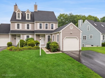 45 Cliff Dr, Taunton, Massachusetts, 2 Bedrooms Bedrooms, 5 Rooms Rooms,1.5 BathroomsBathrooms,Residential,For Sale,Cliff Dr,73541578