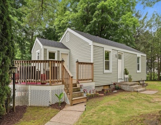 92 Sylvan Lane, Agawam, Massachusetts, 2 Bedrooms Bedrooms, 4 Rooms Rooms,1.5 BathroomsBathrooms,Residential,For Sale,Sylvan Lane,73554426