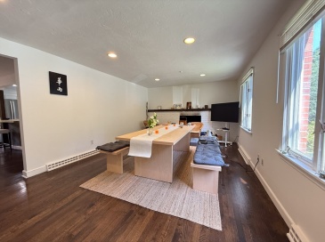 26 Hanmond Pond Pkwy, Brookline, Massachusetts, 4 Bedrooms Bedrooms, 7 Rooms Rooms,3.5 BathroomsBathrooms,Residential Lease,For Rent,Hanmond Pond Pkwy,73554437