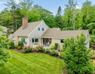 38 Grove Street, Sandwich, Massachusetts, 4 Bedrooms Bedrooms, 8 Rooms Rooms,2 BathroomsBathrooms,Residential,For Sale,Grove Street,73535730