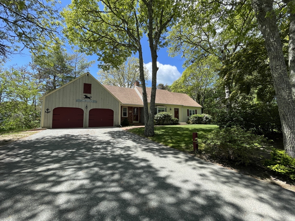 149 Island View Ln, Chatham, Massachusetts, 3 Bedrooms Bedrooms, 6 Rooms Rooms,2 BathroomsBathrooms,Residential,For Sale,Island View Ln,73527029