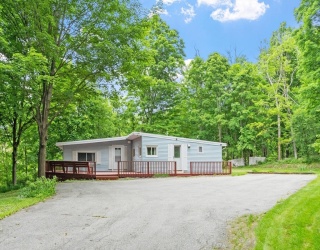 55 Main Street, West Newbury, Massachusetts, 3 Bedrooms Bedrooms, 6 Rooms Rooms,1.5 BathroomsBathrooms,Residential,For Sale,Main Street,73528479