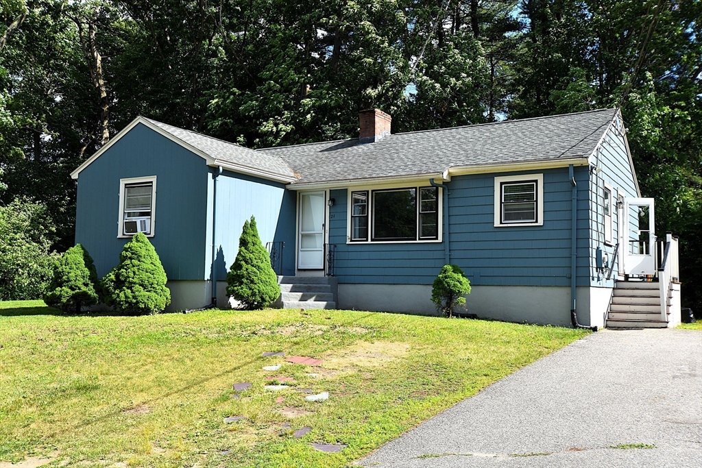 21 Strout Ave, Wilmington, Massachusetts, 3 Bedrooms Bedrooms, 7 Rooms Rooms,1 BathroomBathrooms,Residential,For Sale,Strout Ave,73539296