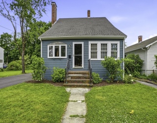 24 Henry St, Mansfield, Massachusetts, 3 Bedrooms Bedrooms, 6 Rooms Rooms,2 BathroomsBathrooms,Residential,For Sale,Henry St,73528401