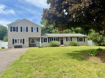 11 High Meadow Road, Agawam, Massachusetts, 4 Bedrooms Bedrooms, 7 Rooms Rooms,2 BathroomsBathrooms,Residential,For Sale,High Meadow Road,73530470