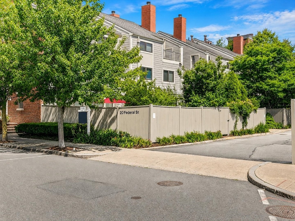 20 Federal St, Salem, Massachusetts, 4 Bedrooms Bedrooms, 8 Rooms Rooms,3 BathroomsBathrooms,Residential,For Sale,Federal St,73554325