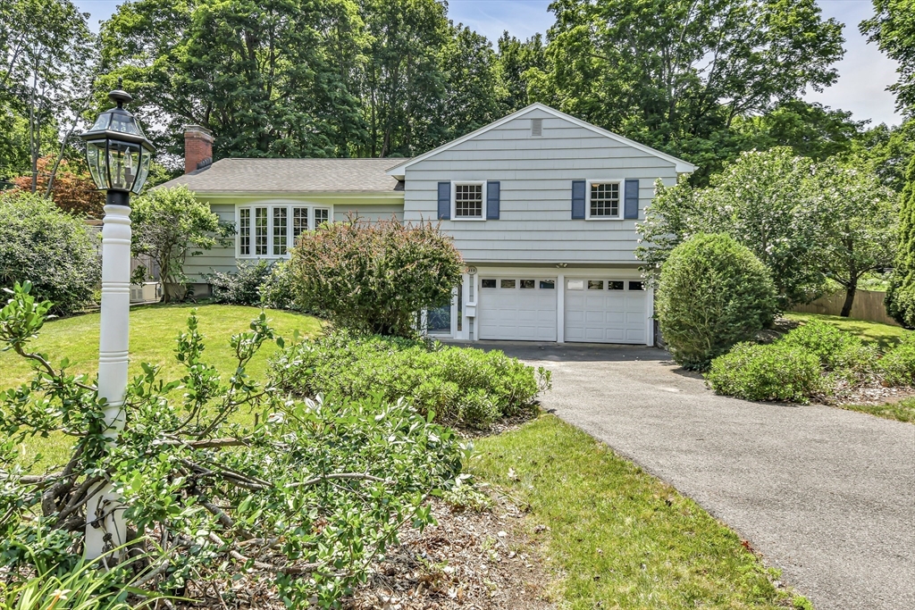 315 Hale St, Beverly, Massachusetts, 4 Bedrooms Bedrooms, 8 Rooms Rooms,2 BathroomsBathrooms,Residential,For Sale,Hale St,73554190