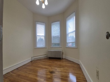 110 Murdock, Boston, Massachusetts, 4 Bedrooms Bedrooms, 6 Rooms Rooms,1 BathroomBathrooms,Residential Lease,For Rent,Murdock,73554352