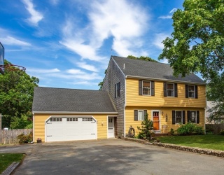1 Ocean Dr, Mattapoisett, Massachusetts, 4 Bedrooms Bedrooms, 7 Rooms Rooms,2 BathroomsBathrooms,Residential,For Sale,Ocean Dr,73537972