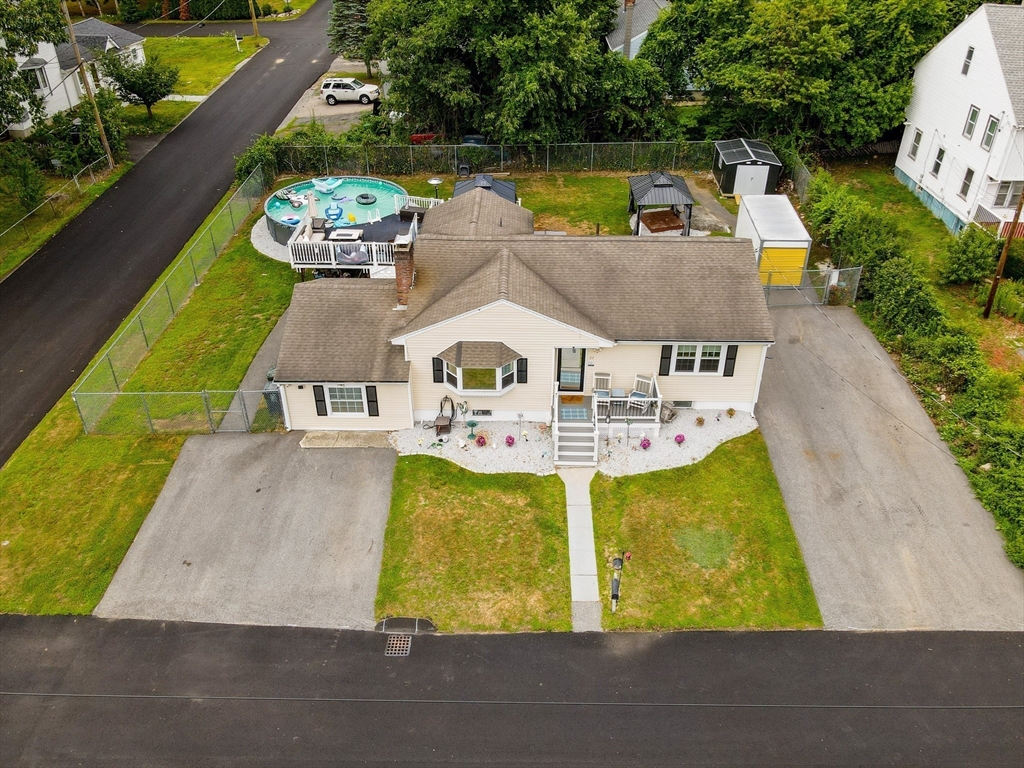 77 Valley Road, Dracut, Massachusetts, 4 Bedrooms Bedrooms, 9 Rooms Rooms,2 BathroomsBathrooms,Residential,For Sale,Valley Road,73554440
