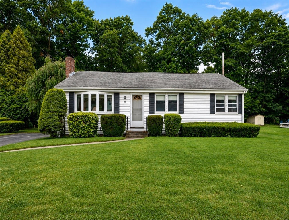 16 Davis Rd, Stoughton, Massachusetts, 3 Bedrooms Bedrooms, 5 Rooms Rooms,2 BathroomsBathrooms,Residential,For Sale,Davis Rd,73554447