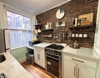 21 Revere St, Boston, Massachusetts, 1 Bedroom Bedrooms, 3 Rooms Rooms,1 BathroomBathrooms,Residential Lease,For Rent,Revere St,73554456