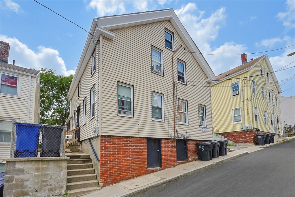 6-8 Howell Ct, Chelsea, Massachusetts, 5 Bedrooms Bedrooms, 9 Rooms Rooms,2 BathroomsBathrooms,Residential Income,For Sale,Howell Ct,73554463
