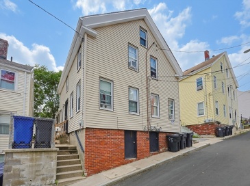 6-8 Howell Ct, Chelsea, Massachusetts, 5 Bedrooms Bedrooms, 9 Rooms Rooms,2 BathroomsBathrooms,Residential Income,For Sale,Howell Ct,73554463