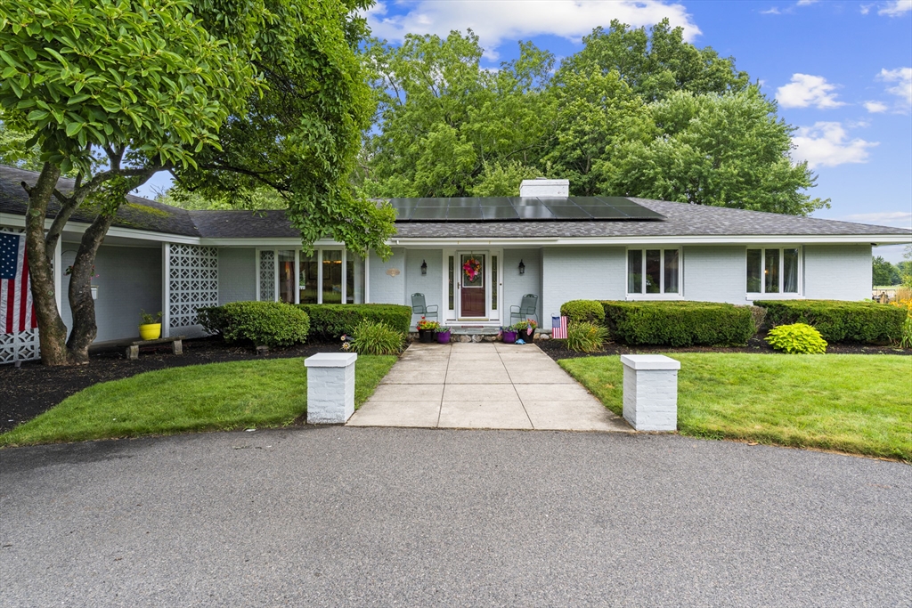 83 Braemoor Rd, Brockton, Massachusetts, 4 Bedrooms Bedrooms, 8 Rooms Rooms,2.5 BathroomsBathrooms,Residential,For Sale,Braemoor Rd,73554538