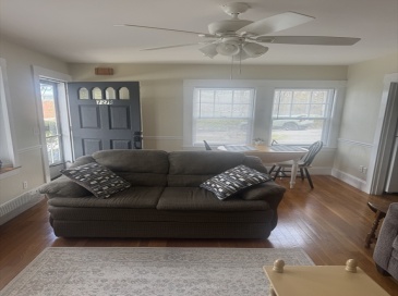 727 REAR Main St, Woburn, Massachusetts, 2 Bedrooms Bedrooms, 5 Rooms Rooms,1 BathroomBathrooms,Residential Lease,For Rent,Main St,73511413 727 REAR Main St, Woburn, Massachusetts, 2 Bedrooms Bedrooms, 5 Rooms Rooms,1 BathroomBathrooms,Residential Lease,For Rent,Main St,73511413