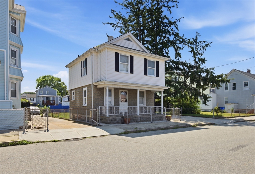 27 Johnson St, Fall River, Massachusetts, 3 Bedrooms Bedrooms, 6 Rooms Rooms,1 BathroomBathrooms,Residential,For Sale,Johnson St,73546648
