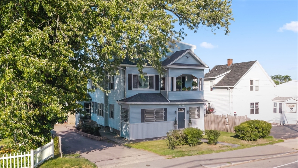 1267 Grafton, Worcester, Massachusetts, 5 Bedrooms Bedrooms, 11 Rooms Rooms,2 BathroomsBathrooms,Residential Income,For Sale,Grafton,73554250