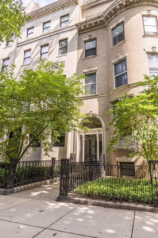 405 Commonwealth Ave, Boston, Massachusetts, 1 Bedroom Bedrooms, 3 Rooms Rooms,1 BathroomBathrooms,Residential,For Sale,Commonwealth Ave,73554376