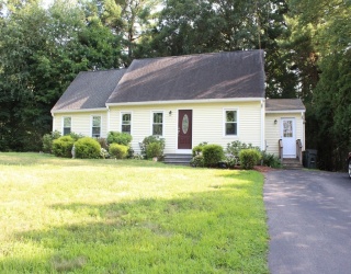 3 Roger St, Bellingham, Massachusetts, 3 Bedrooms Bedrooms, 8 Rooms Rooms,2 BathroomsBathrooms,Residential,For Sale,Roger St,73554493