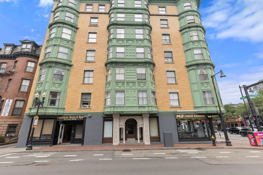 492 Massachusetts Ave, Boston, Massachusetts, 2 Bedrooms Bedrooms, 4 Rooms Rooms,1 BathroomBathrooms,Residential,For Sale,Massachusetts Ave,73554312
