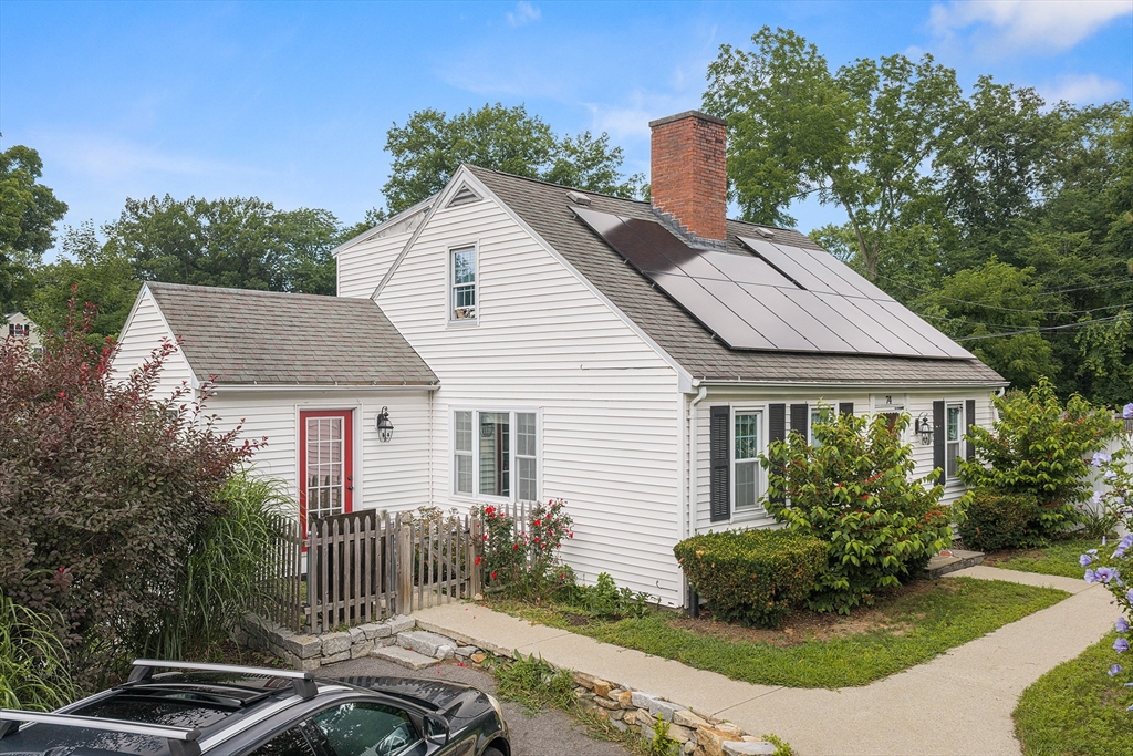 74 North Rd, Chelmsford, Massachusetts, 4 Bedrooms Bedrooms, 8 Rooms Rooms,1.5 BathroomsBathrooms,Residential,For Sale,North Rd,73554319