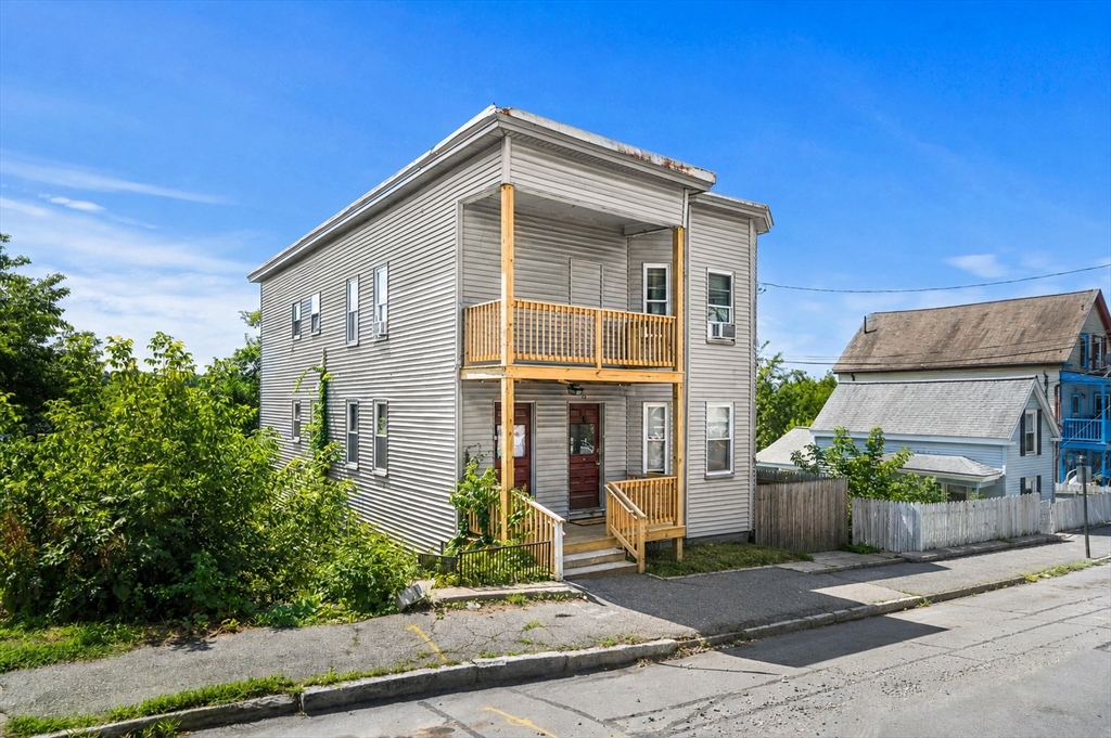38 Wilson St (38-40), Haverhill, Massachusetts, 9 Bedrooms Bedrooms, 15 Rooms Rooms,3 BathroomsBathrooms,Residential Income,For Sale,Wilson St (38-40),73554321