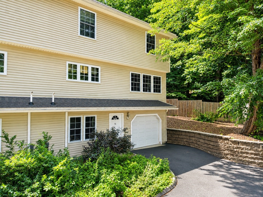 56 Montville St, Chicopee, Massachusetts, 3 Bedrooms Bedrooms, 7 Rooms Rooms,2 BathroomsBathrooms,Residential,For Sale,Montville St,73554338
