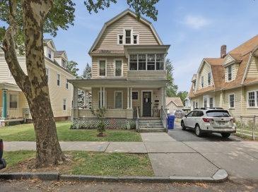 32 Kenwood Park, Springfield, Massachusetts, 4 Bedrooms Bedrooms, 16 Rooms Rooms,2 BathroomsBathrooms,Residential Income,For Sale,Kenwood Park,73554188