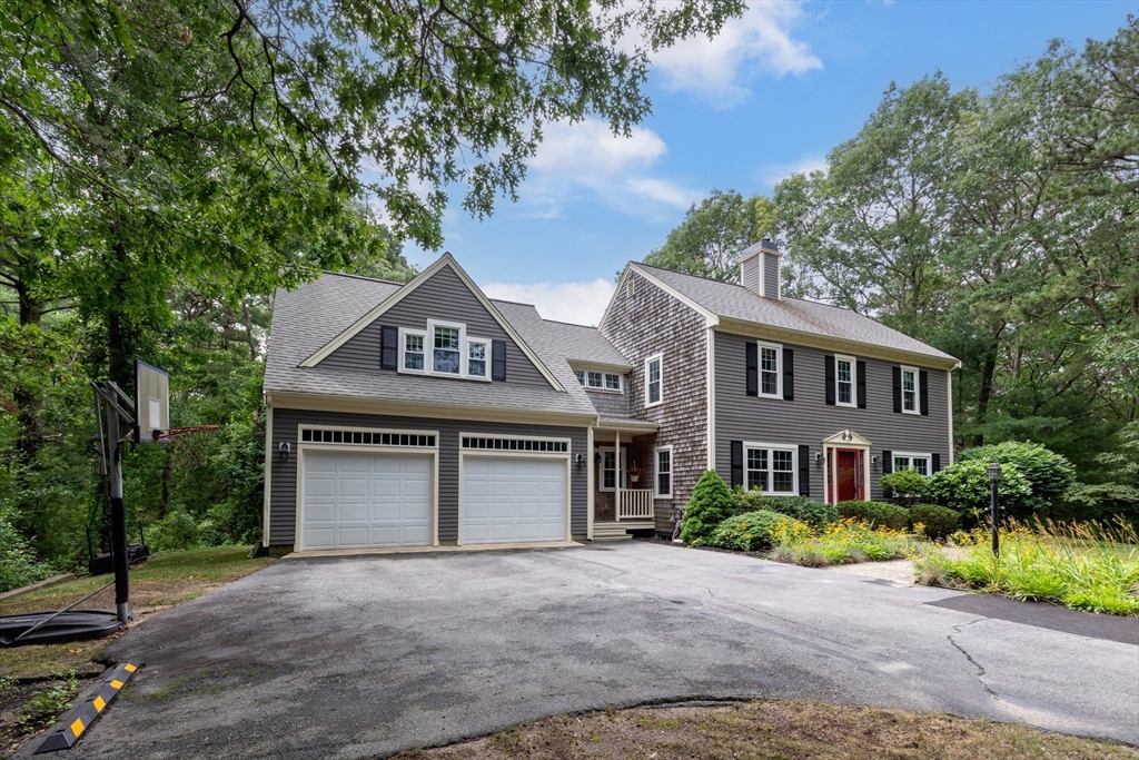 195 Bournehurst Dr, Plymouth, Massachusetts, 3 Bedrooms Bedrooms, 7 Rooms Rooms,2.5 BathroomsBathrooms,Residential,For Sale,Bournehurst Dr,73548094