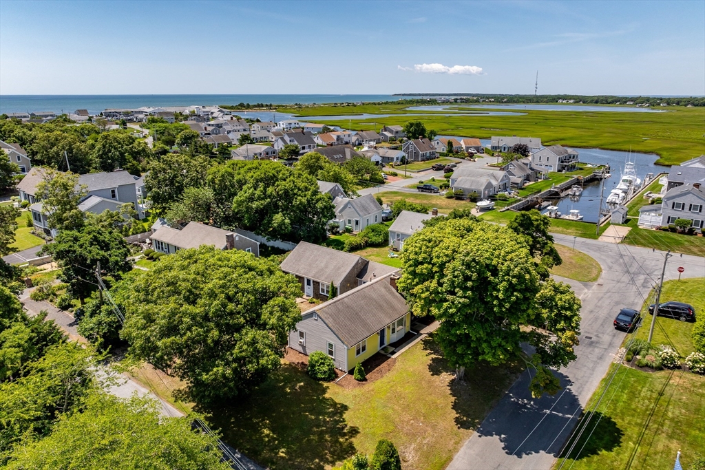 11 Gateway St, Yarmouth, Massachusetts, 2 Bedrooms Bedrooms, 5 Rooms Rooms,1 BathroomBathrooms,Residential,For Sale,Gateway St,73554671